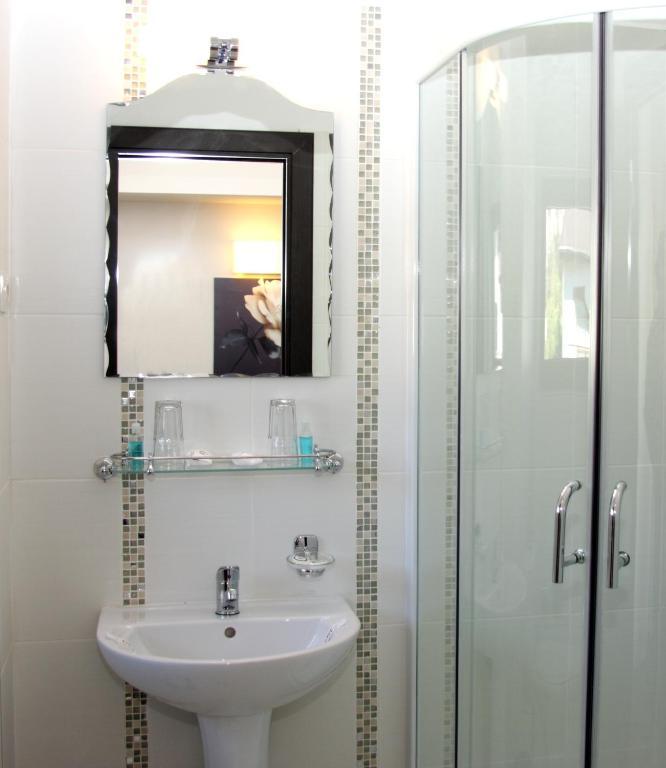 Hotel King Targoviste Cameră foto