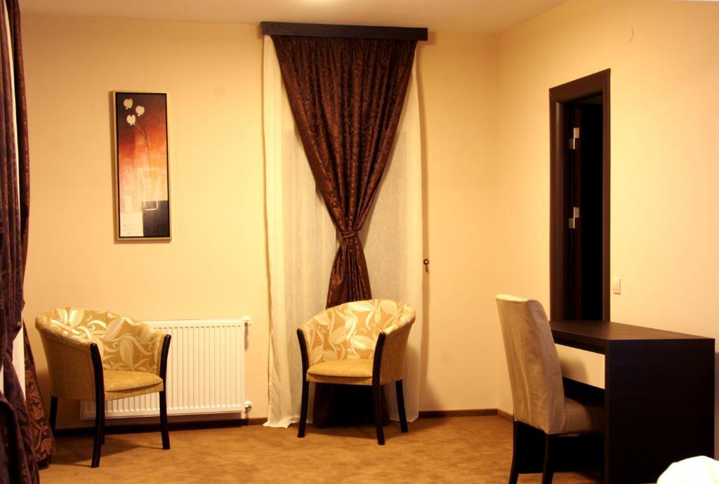 Hotel King Targoviste Cameră foto
