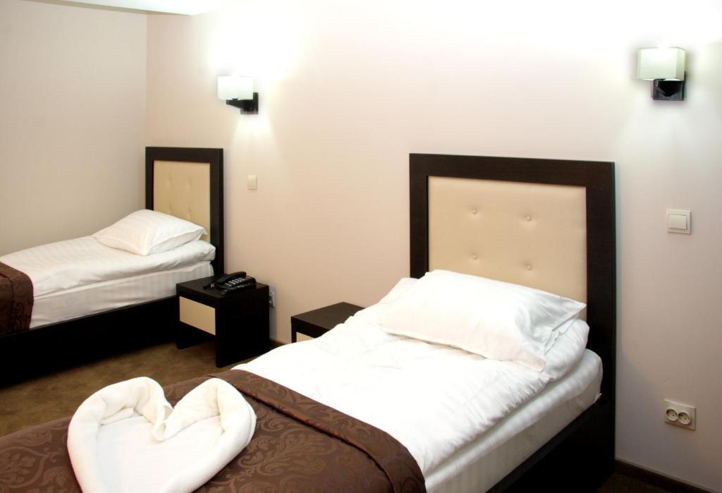 Hotel King Targoviste Cameră foto